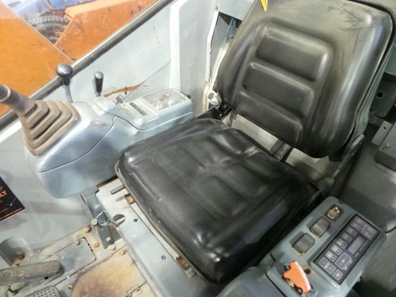 2001 HITACHI EX75UR