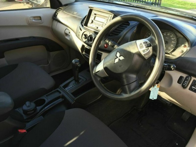2011 MITSUBISHI TRITON turbo diesel auto MN GLX