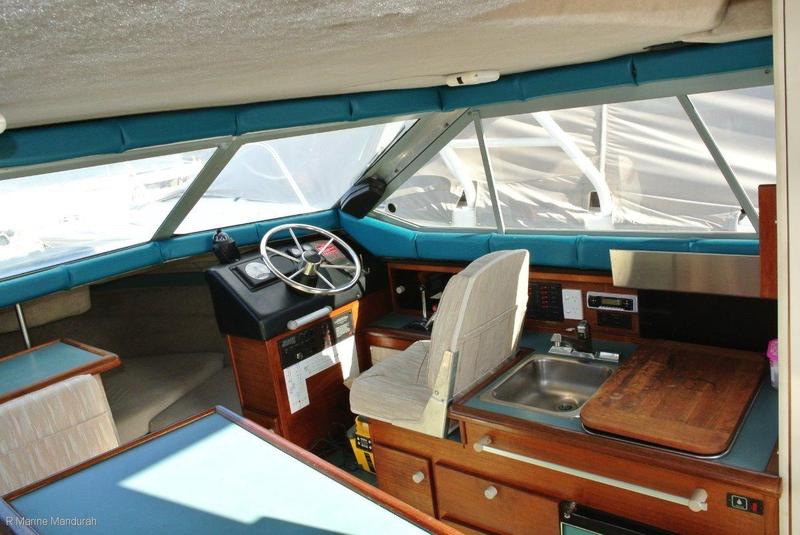 Bayliner 2556 Ciera Command Bridge *** $34,900 ***