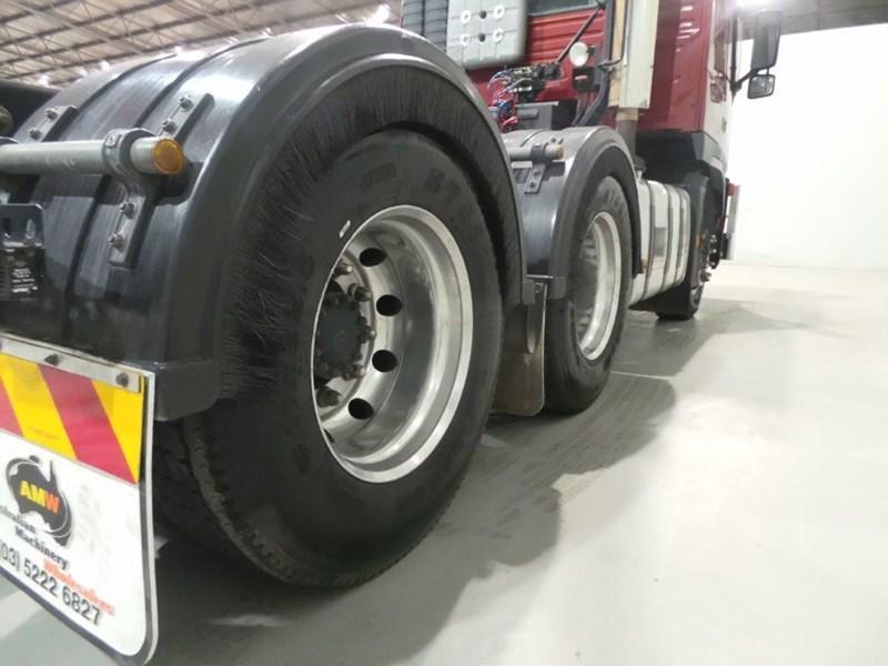 2005 VOLVO FM12