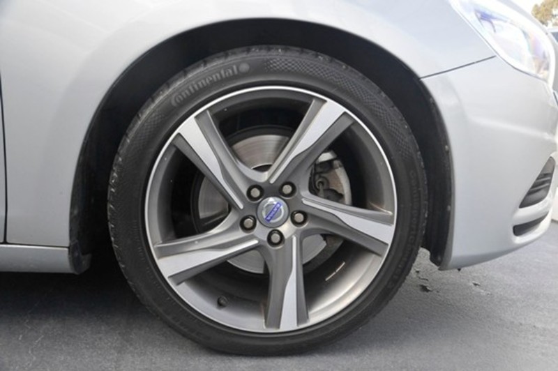 2011 VOLVO V60 T5 R-DESIGN (No Series)