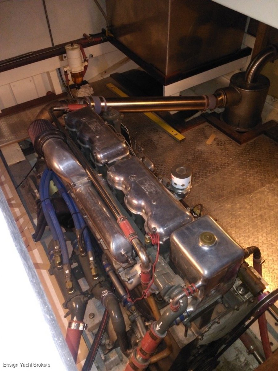 CUSTOM TRAWLER (CONVERTED)