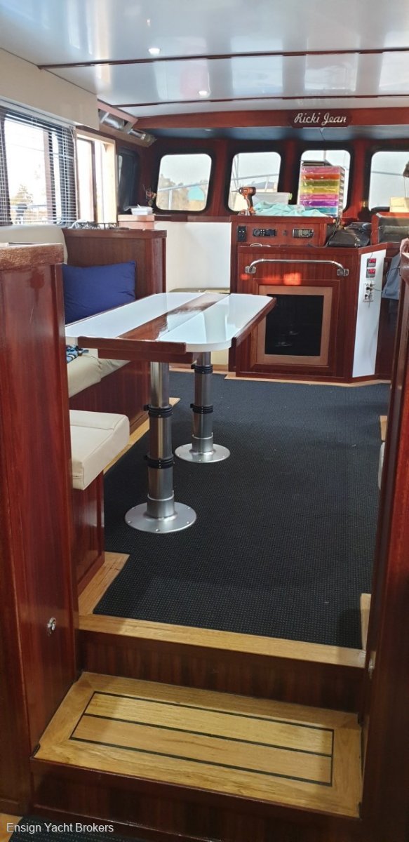 CUSTOM TRAWLER (CONVERTED)