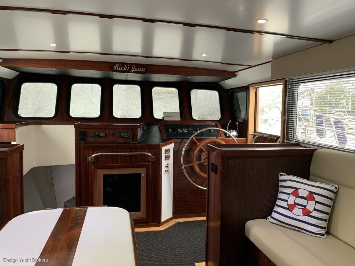 CUSTOM TRAWLER (CONVERTED)