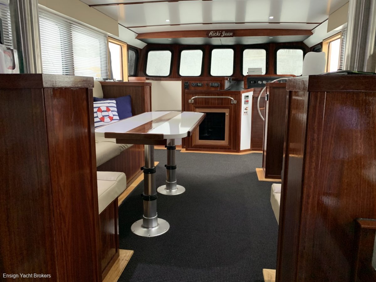 CUSTOM TRAWLER (CONVERTED)