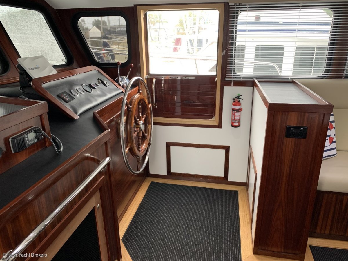 CUSTOM TRAWLER (CONVERTED)