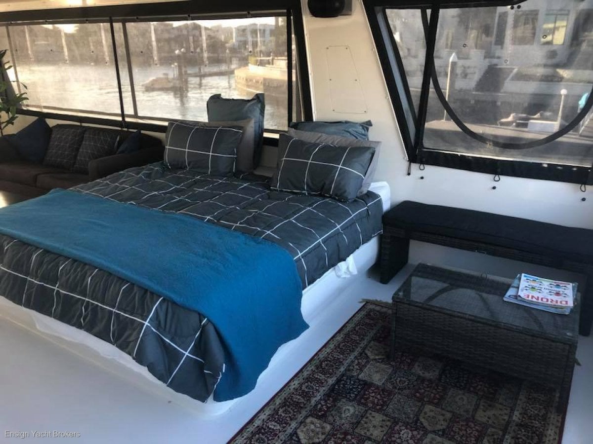 BROADWATER CRAFT 60 LUXURY HOUSE BOAT