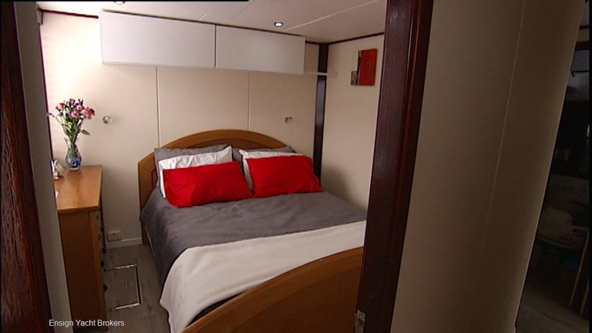 BROADWATER CRAFT 60 LUXURY HOUSE BOAT