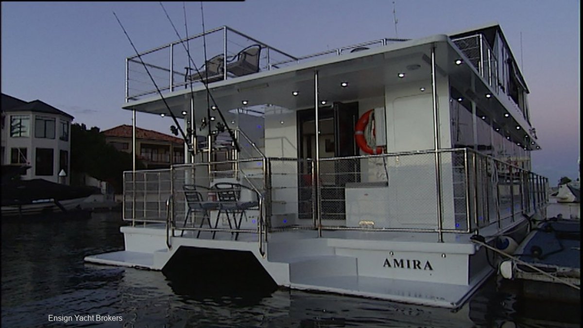 BROADWATER CRAFT 60 LUXURY HOUSE BOAT