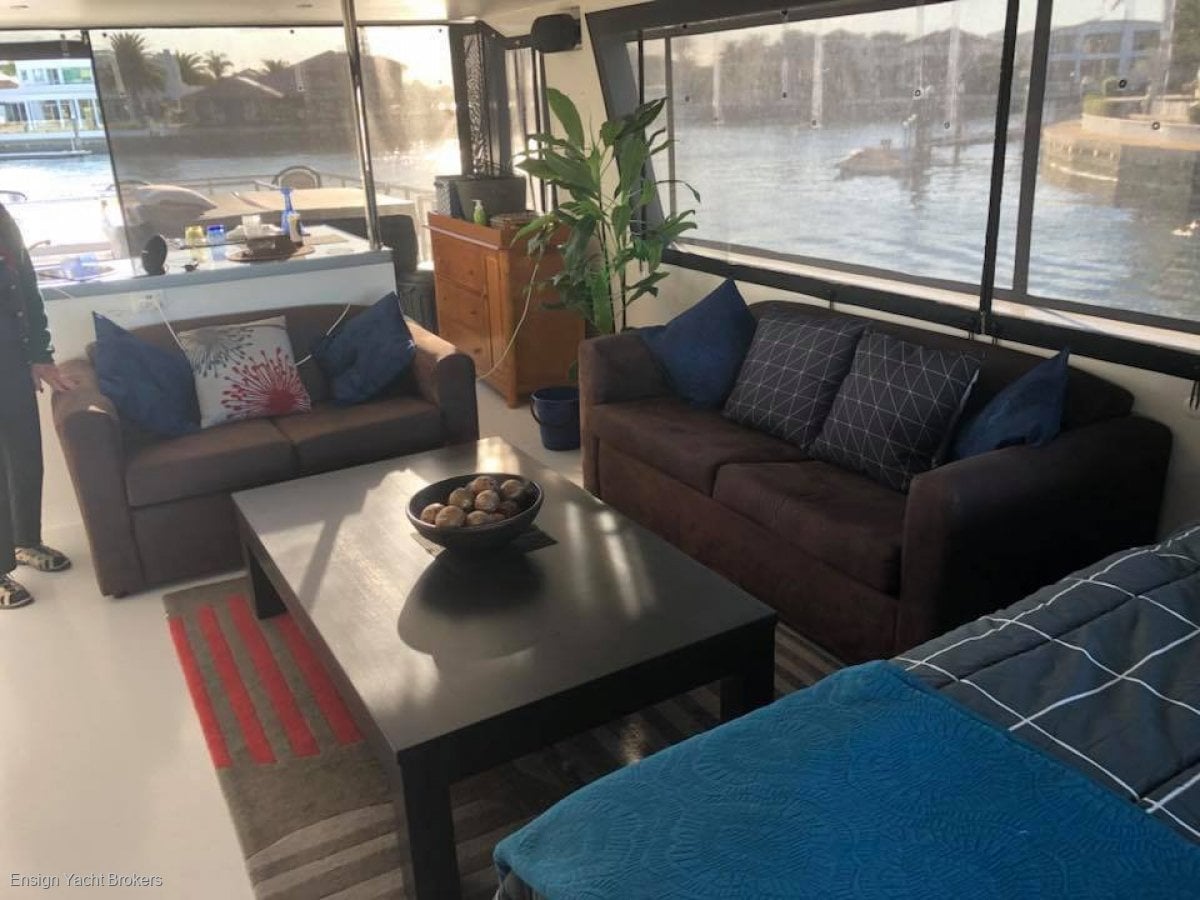 BROADWATER CRAFT 60 LUXURY HOUSE BOAT