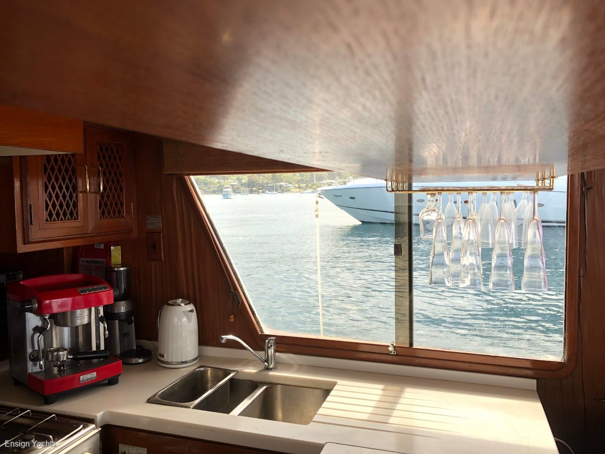 OCEAN ALEXANDER 55 PILOTHOUSE CRUISER