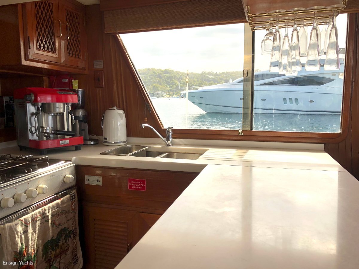 OCEAN ALEXANDER 55 PILOTHOUSE CRUISER