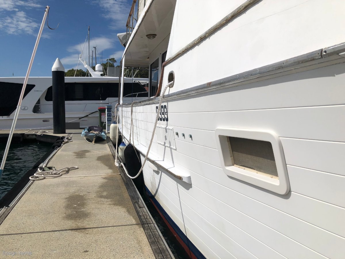OCEAN ALEXANDER 55 PILOTHOUSE CRUISER