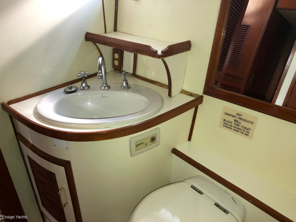 OCEAN ALEXANDER 55 PILOTHOUSE CRUISER