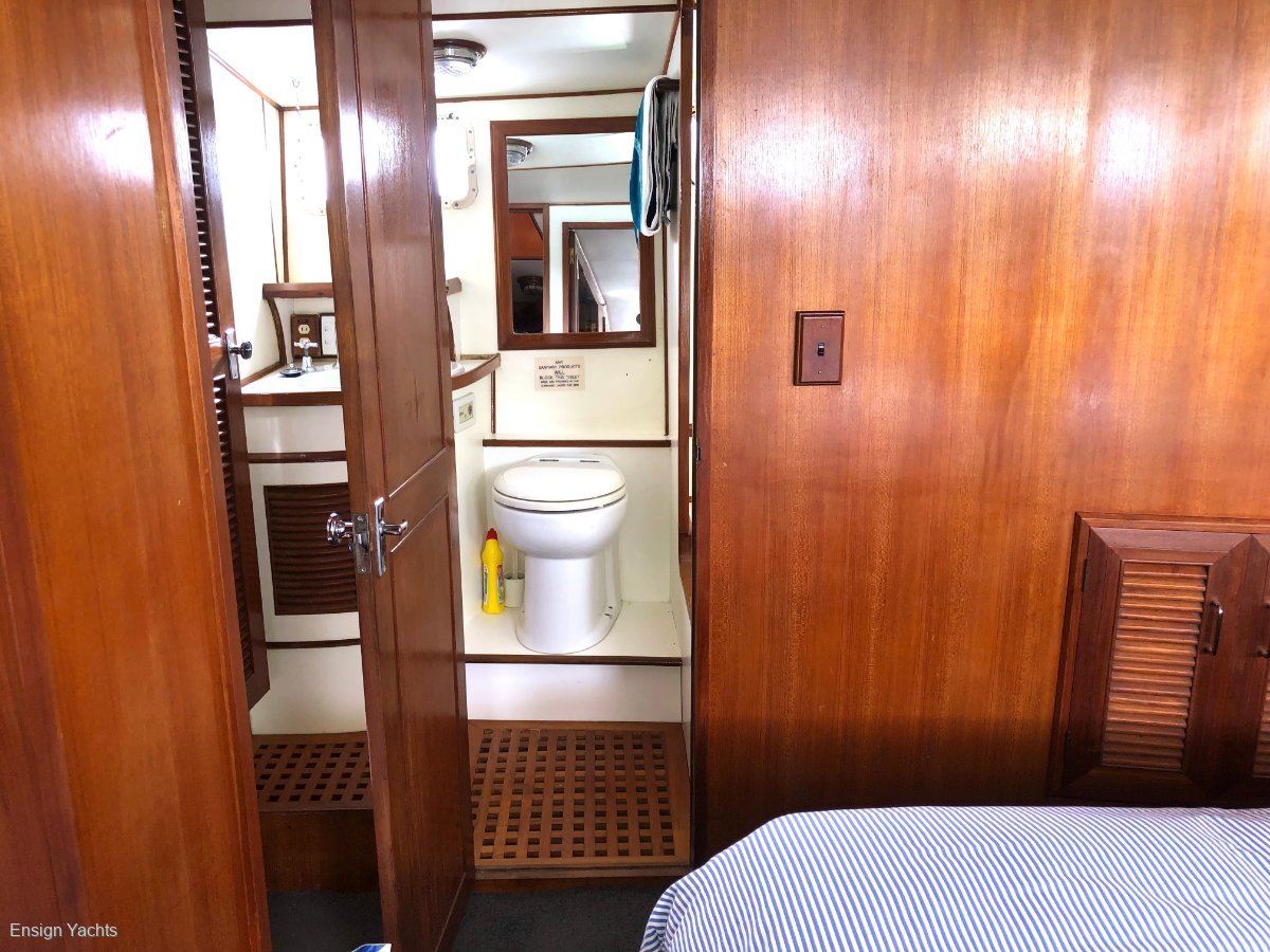 OCEAN ALEXANDER 55 PILOTHOUSE CRUISER