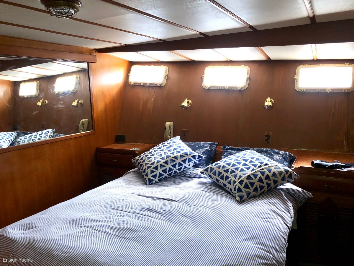 OCEAN ALEXANDER 55 PILOTHOUSE CRUISER