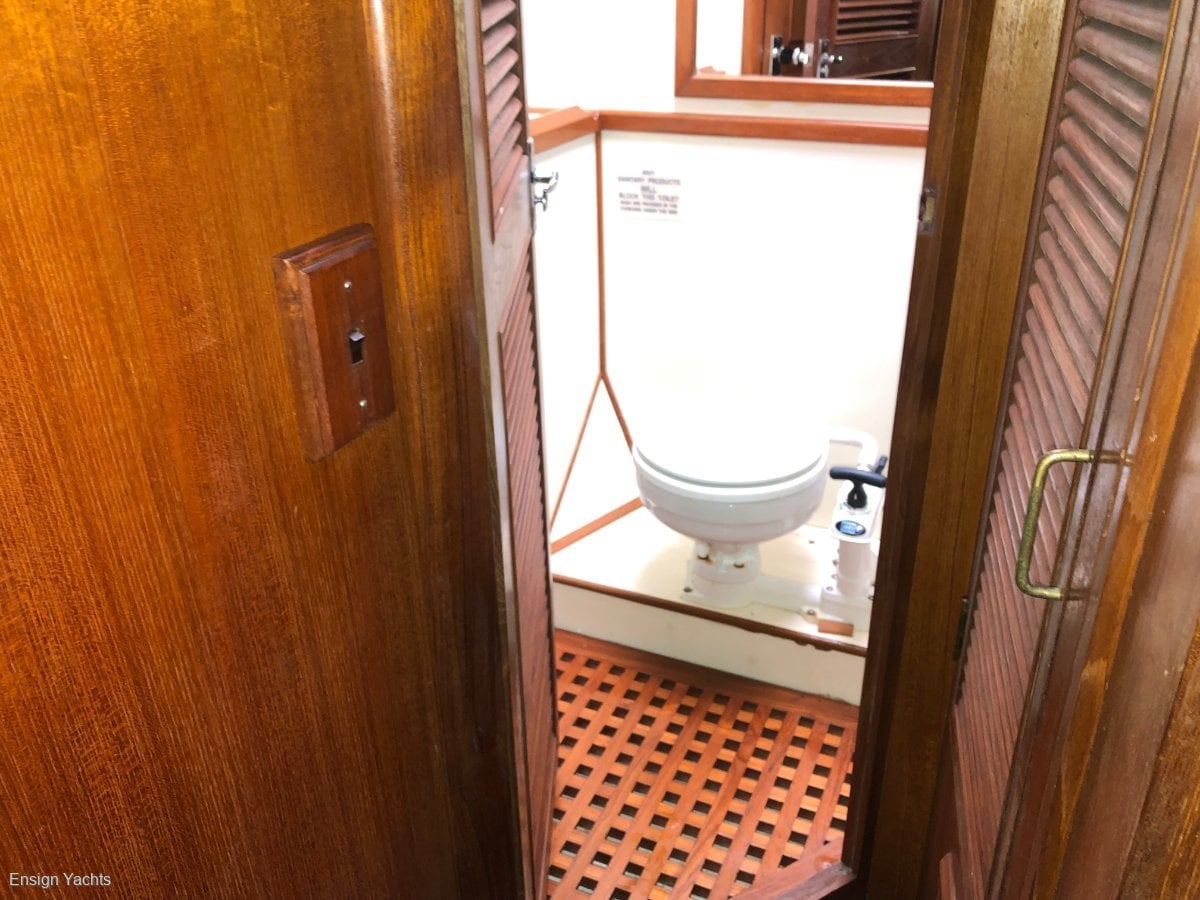OCEAN ALEXANDER 55 PILOTHOUSE CRUISER