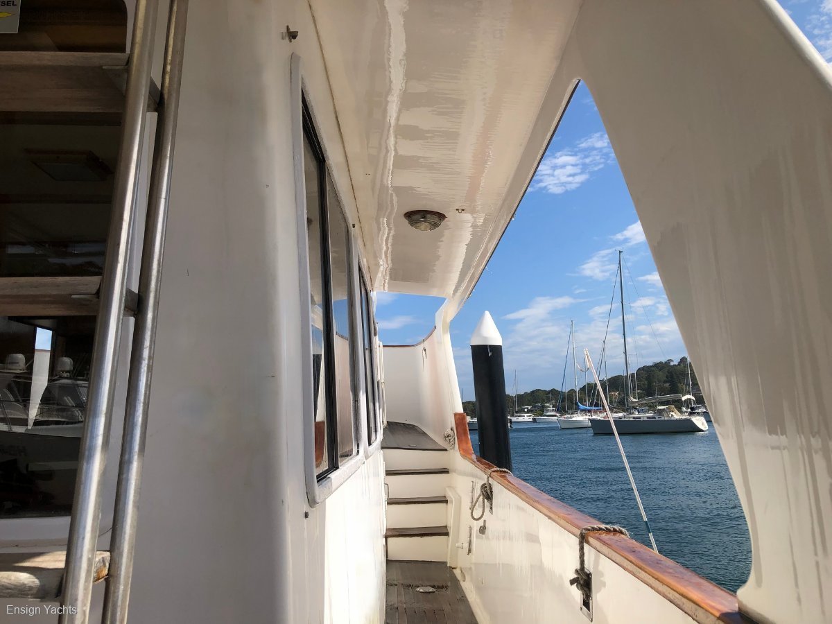 OCEAN ALEXANDER 55 PILOTHOUSE CRUISER