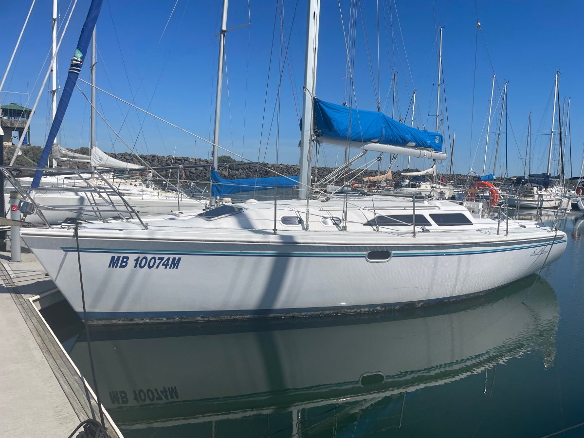 CATALINA 320 YACHT