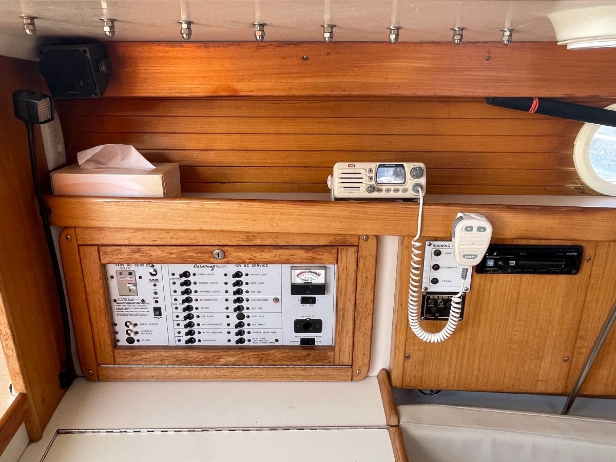 CATALINA 320 YACHT