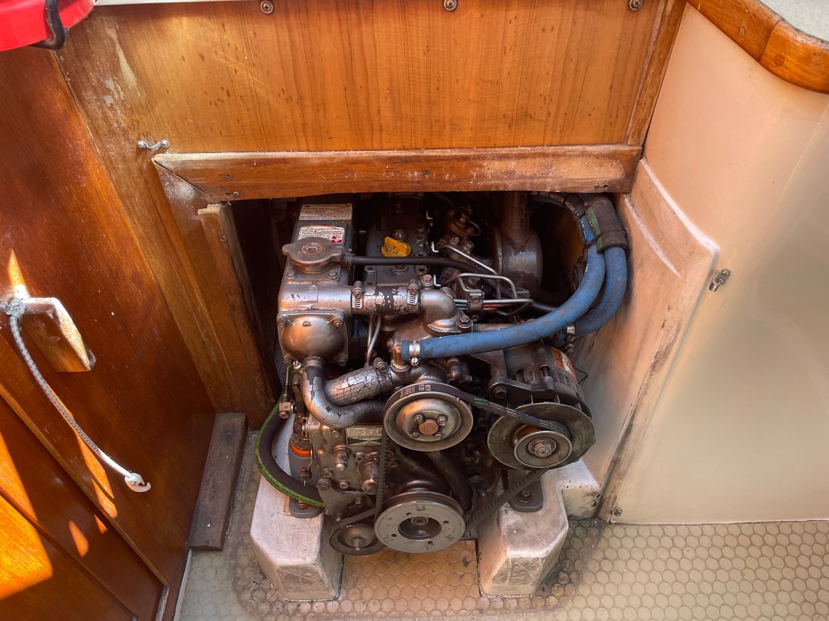 CATALINA 320 YACHT
