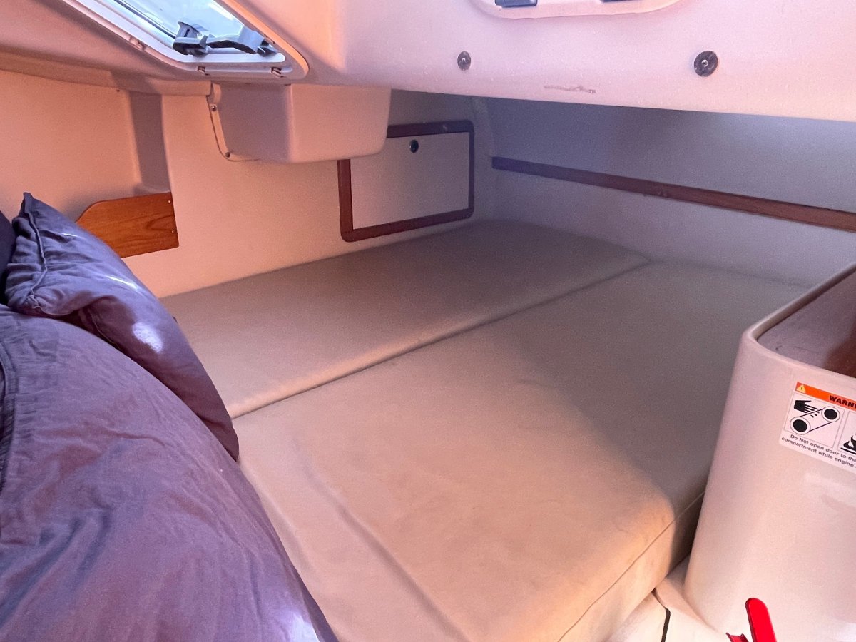 CATALINA 320 YACHT
