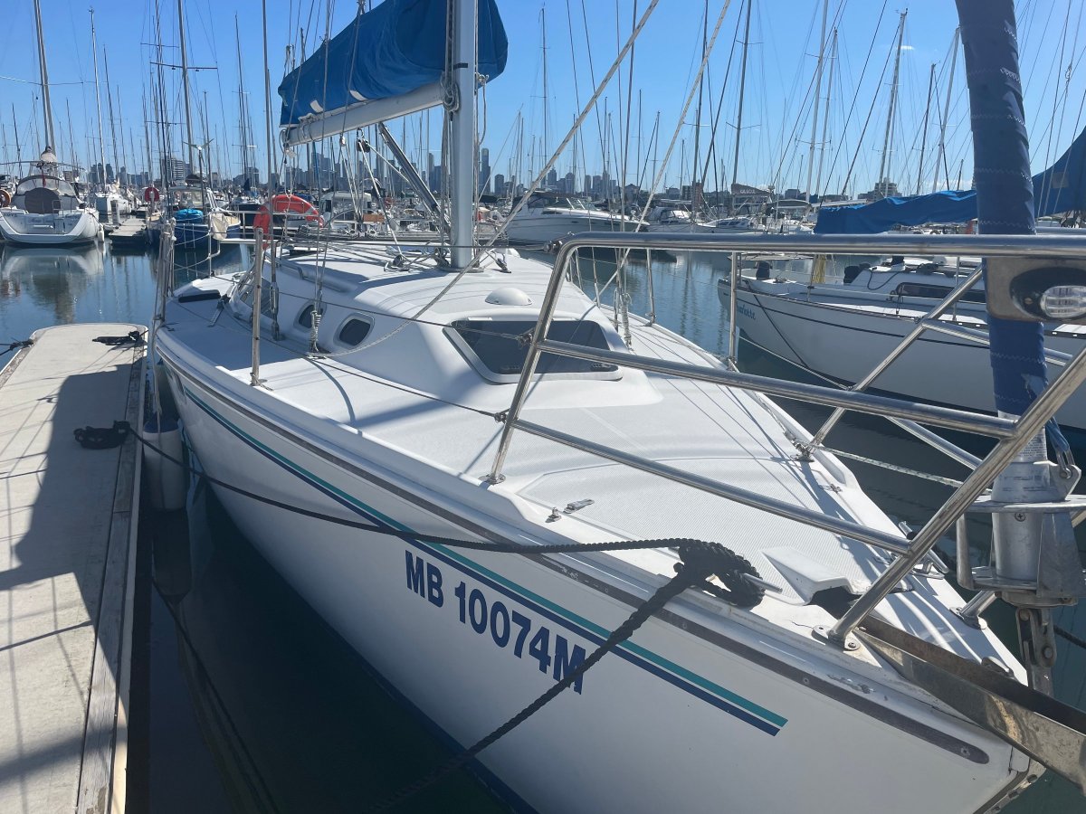 CATALINA 320 YACHT