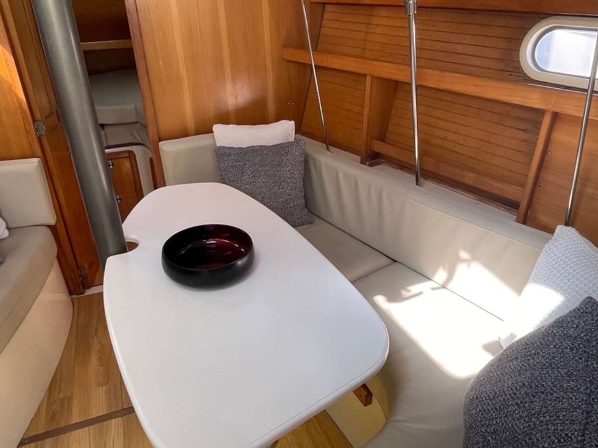 CATALINA 320 YACHT