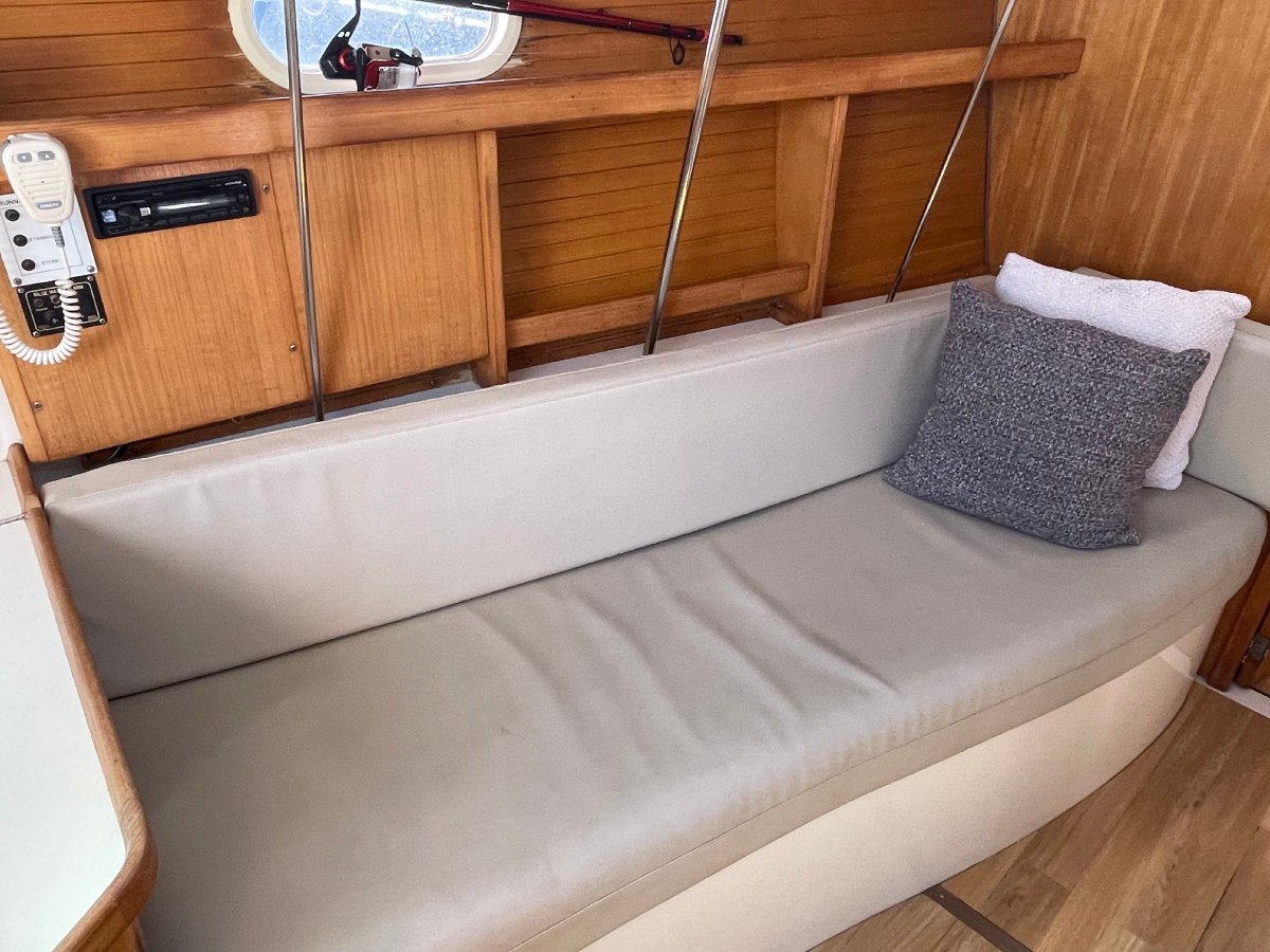 CATALINA 320 YACHT