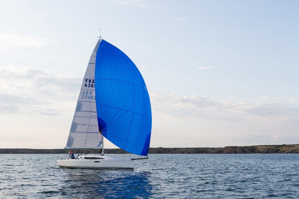J BOATS J/112E YACHT