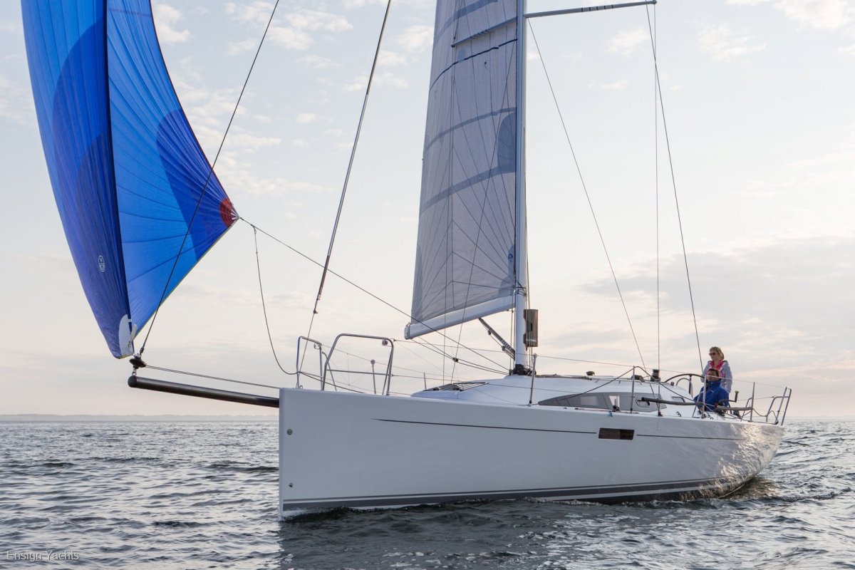 J BOATS J/112E YACHT