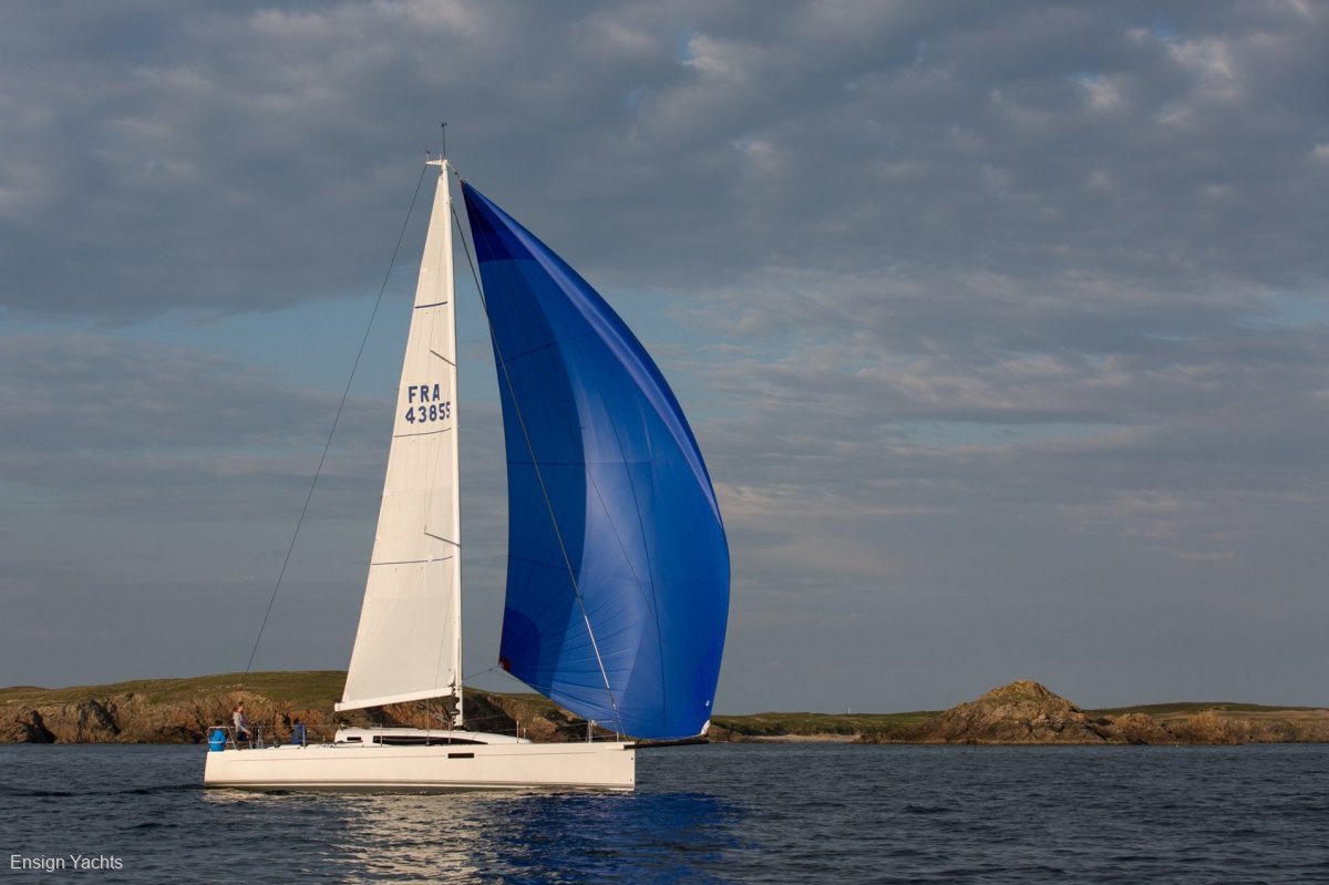J BOATS J/112E YACHT