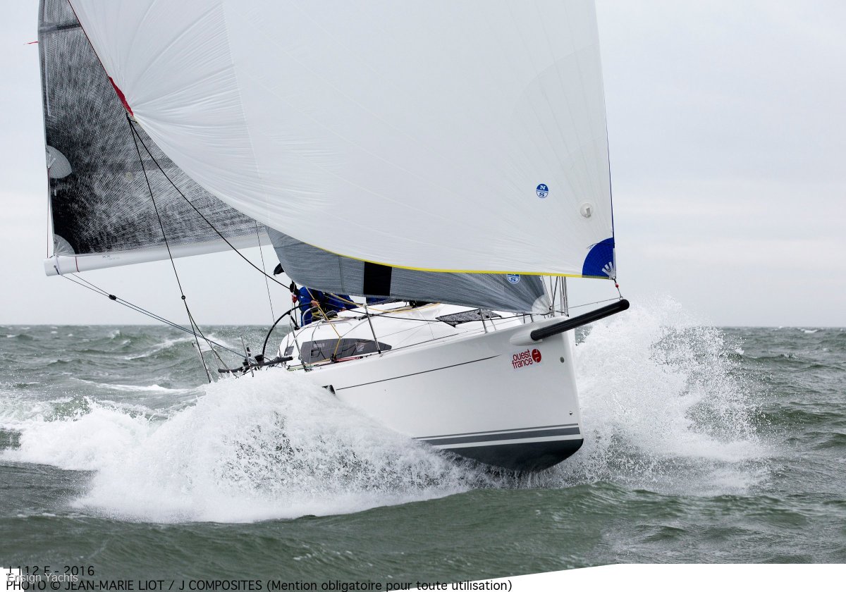 J BOATS J/112E YACHT