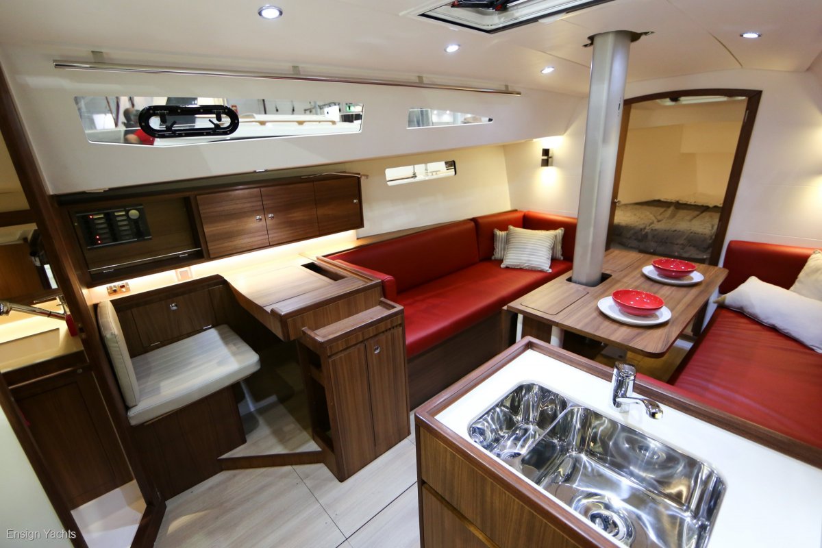 J BOATS J/112E YACHT