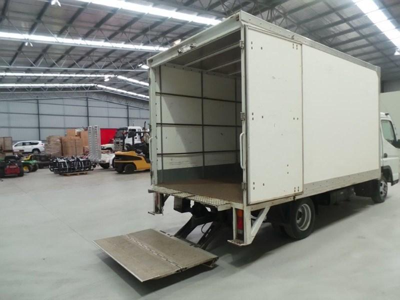 2012 FUSO CANTER 515