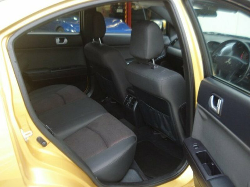 2005 MITSUBISHI 380 VRX
