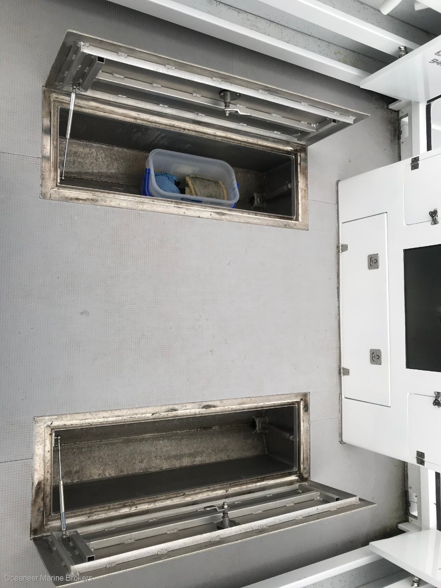 CHIVERS CUSTOM CENTRE CONSOLE