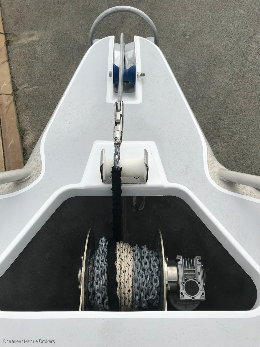 CHIVERS CUSTOM CENTRE CONSOLE