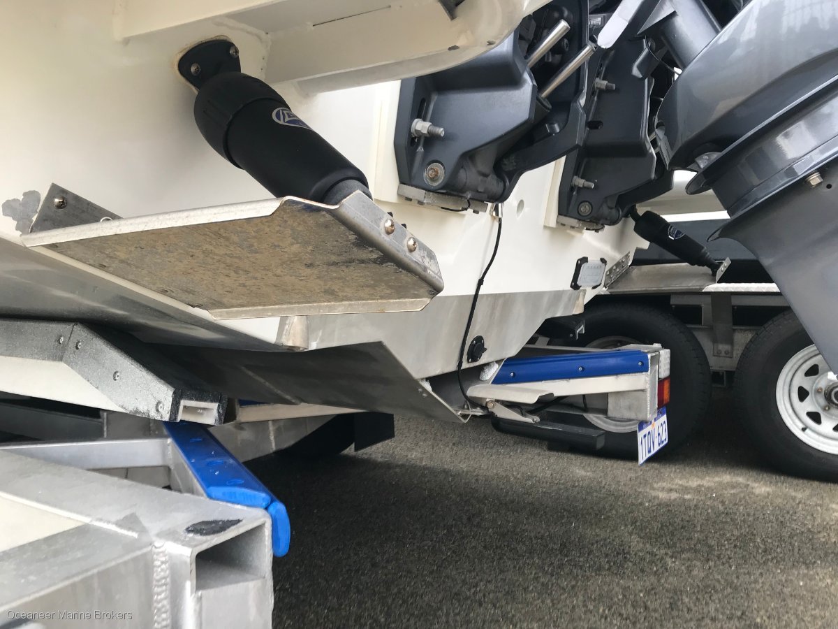 CHIVERS CUSTOM CENTRE CONSOLE