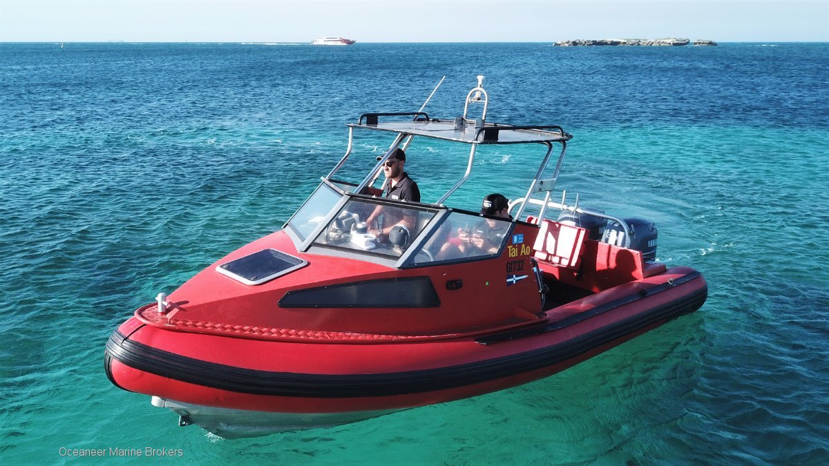NAIAD 5.8 OFFSHORE CUDDY