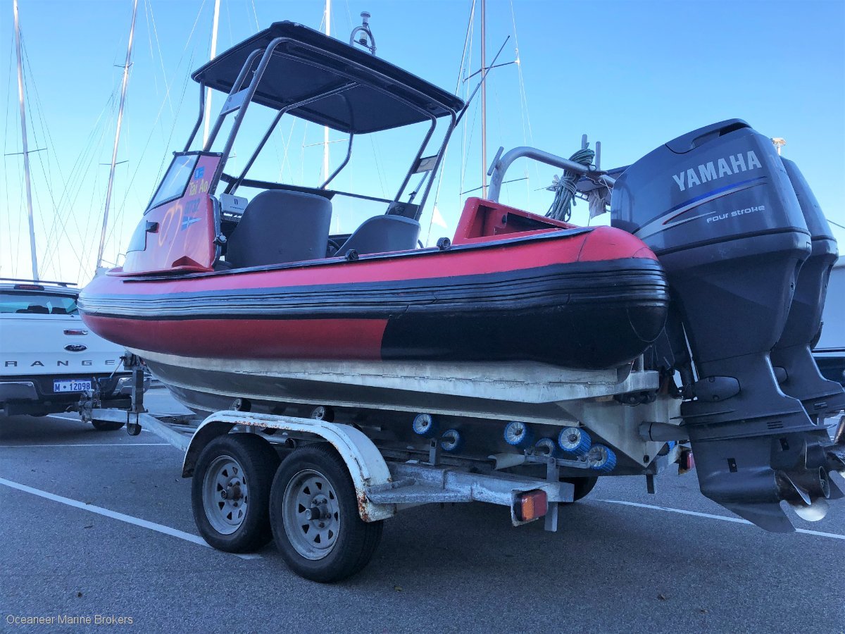 NAIAD 5.8 OFFSHORE CUDDY