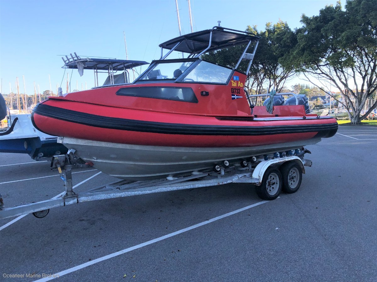 NAIAD 5.8 OFFSHORE CUDDY