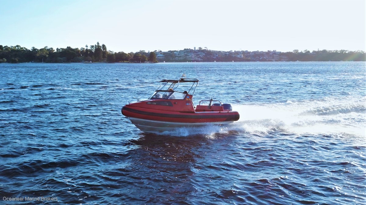 NAIAD 5.8 OFFSHORE CUDDY