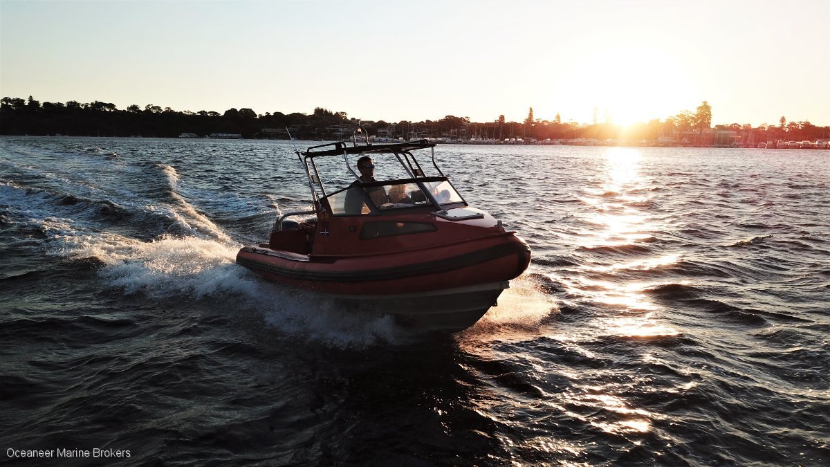 NAIAD 5.8 OFFSHORE CUDDY