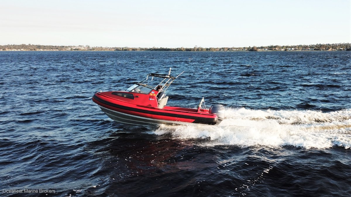 NAIAD 5.8 OFFSHORE CUDDY