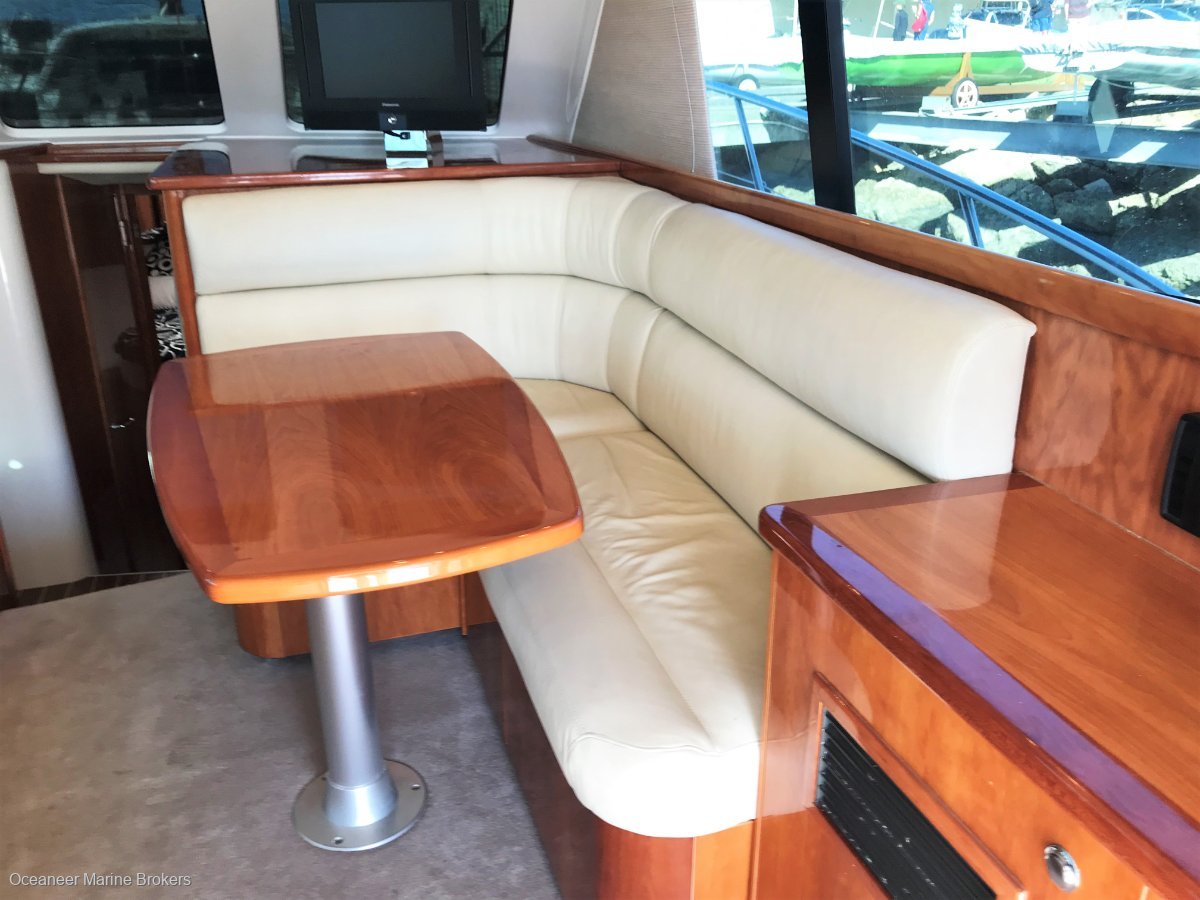 2009 RIVIERA 38 FLYBRIDGE