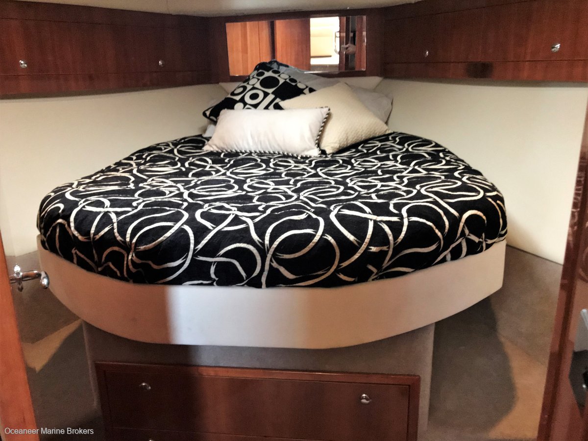 2009 RIVIERA 38 FLYBRIDGE