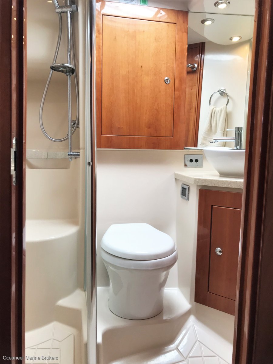 2009 RIVIERA 38 FLYBRIDGE