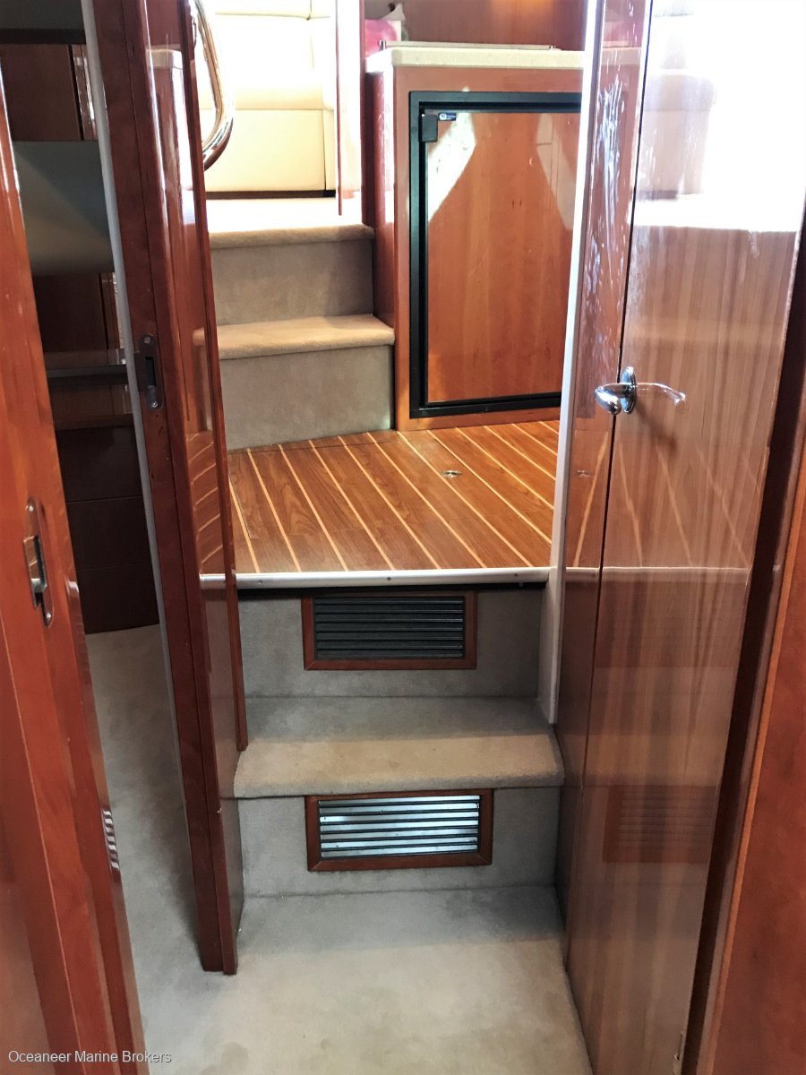 2009 RIVIERA 38 FLYBRIDGE