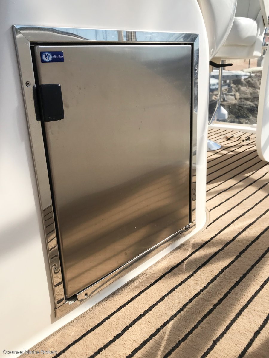 2009 RIVIERA 38 FLYBRIDGE